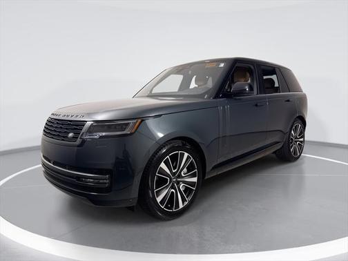 2025 Land Rover Range Rover P550e SE