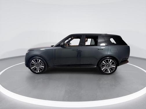 2025 Land Rover Range Rover P550e SE