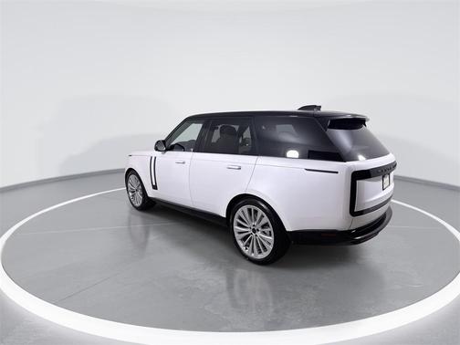 2026 Land Rover Range Rover P400 SE