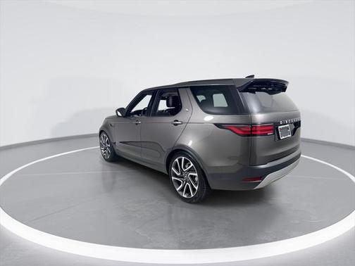 2025 Land Rover Discovery P300 S