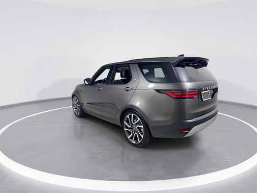 2025 Land Rover Discovery P300 S