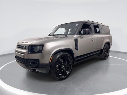 2025 Land Rover Defender 130 P400 X-Dynamic SE