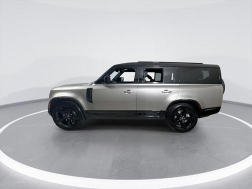 2025 Land Rover Defender 130 P400 X-Dynamic SE