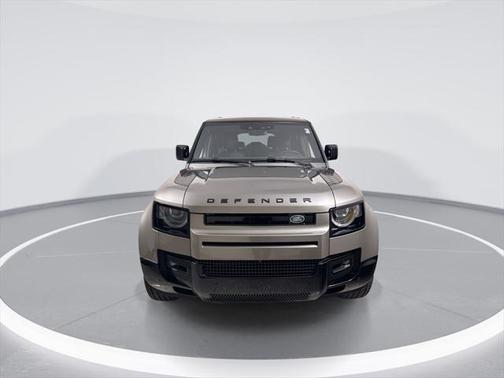 2025 Land Rover Defender 130 P400 X-Dynamic SE