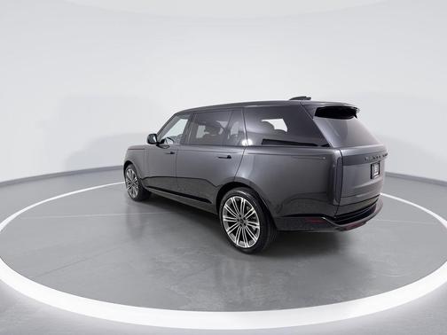 2026 Land Rover Range Rover P400 SE 7 Seat