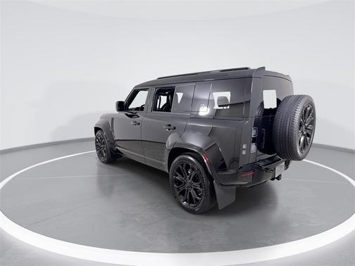 2026 Land Rover Defender V8