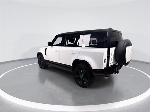 2025 Land Rover Defender 110 V8