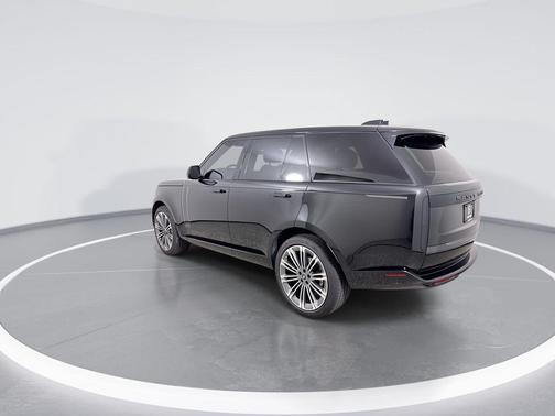 BLACK 2025 Land Rover Range Rover P400 SE