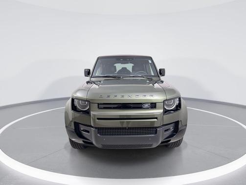 WOOLSTONE GRN M 2026 Land Rover Defender P400 X-Dynamic SE