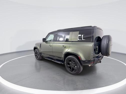 WOOLSTONE GRN M 2026 Land Rover Defender P400 X-Dynamic SE