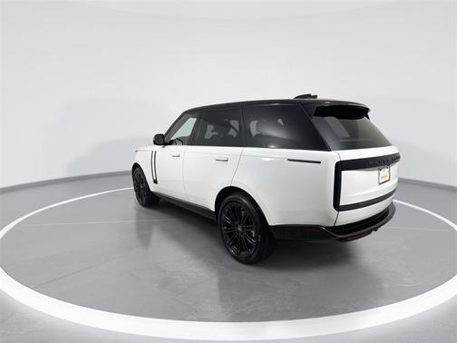 2025 Land Rover Range Rover P530 SE