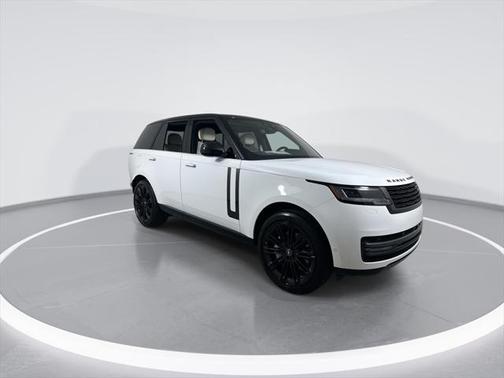 2025 Land Rover Range Rover P530 SE