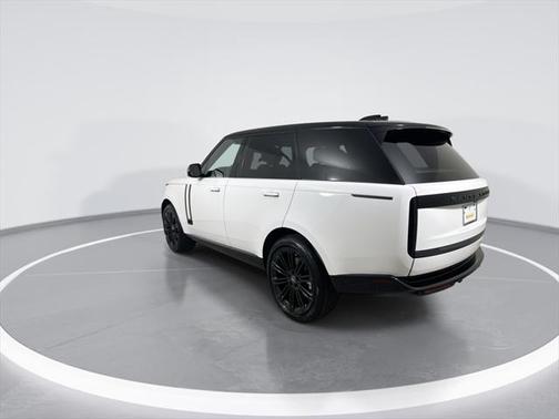 2025 Land Rover Range Rover P530 SE