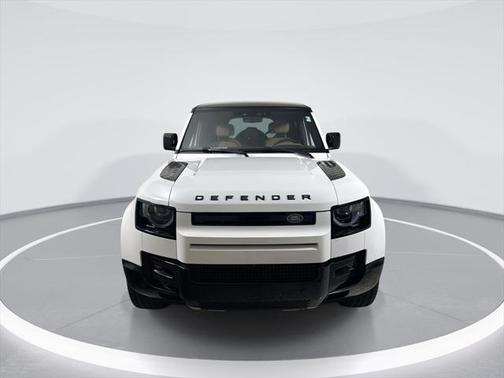 2025 Land Rover Defender 110 V8