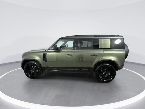 WOOLSTONE GRN M 2026 Land Rover Defender P400 X-Dynamic SE