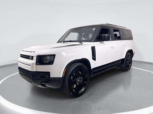 2025 Land Rover Defender 130 P400 X-Dynamic SE