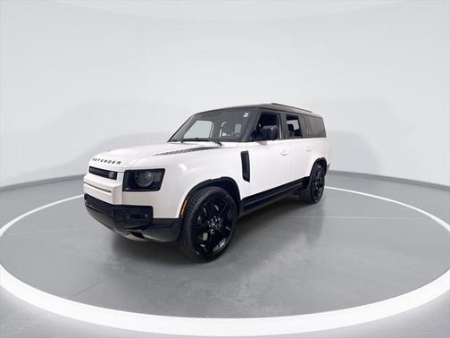 2025 Land Rover Defender 130 P400 X-Dynamic SE