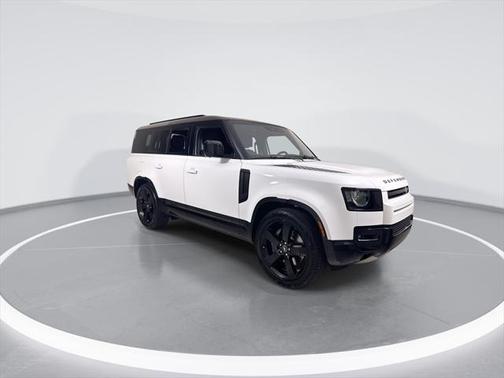 2025 Land Rover Defender 130 P400 X-Dynamic SE