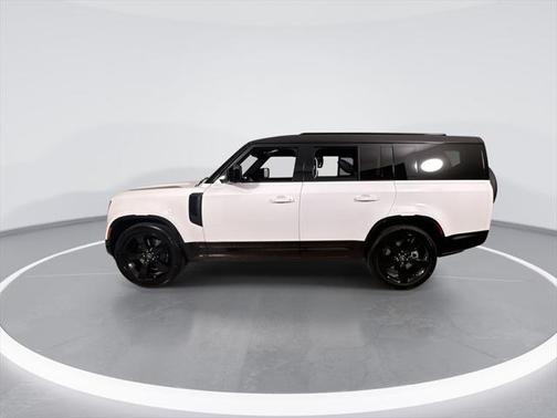 2025 Land Rover Defender 130 P400 X-Dynamic SE