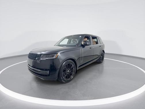 2025 Land Rover Range Rover P400 SE 7 Seat