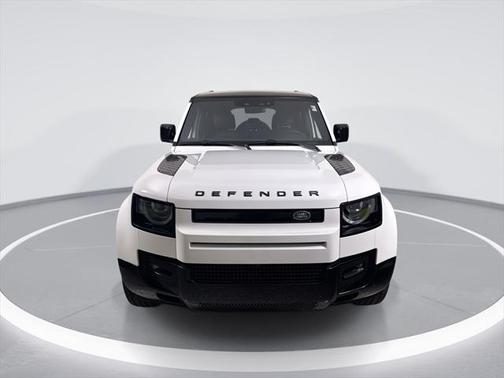 2025 Land Rover Defender 110 P400 X-Dynamic SE