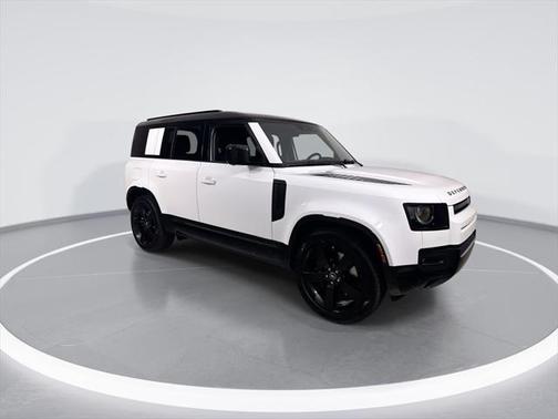 2025 Land Rover Defender 110 P400 X-Dynamic SE