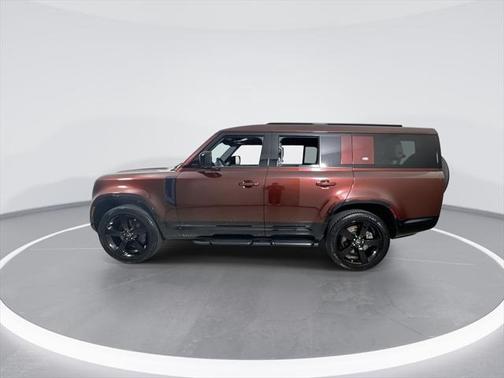 2023 Land Rover Defender 130 SE