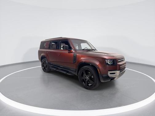 2023 Land Rover Defender 130 SE