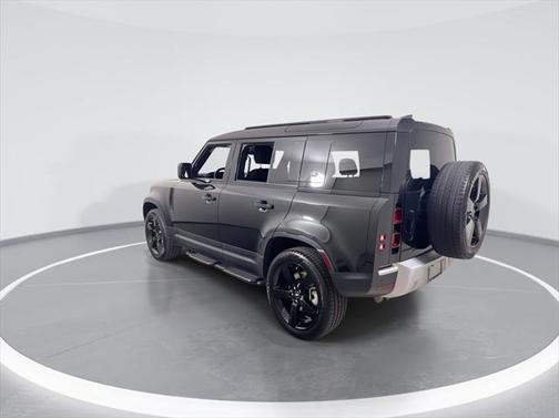 2023 Land Rover Defender 110 SE