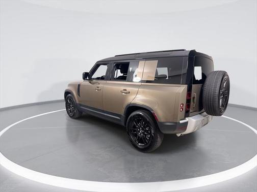 2025 Land Rover Defender 110 P300