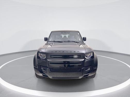 2025 Land Rover Defender 130 P400 X-Dynamic SE