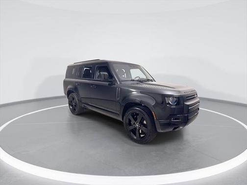2025 Land Rover Defender 130 P400 X-Dynamic SE
