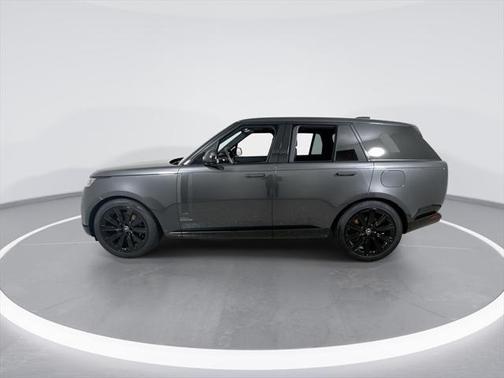 2025 Land Rover Range Rover P550e Autobiography