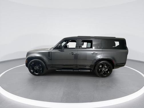 2025 Land Rover Defender 130 P400 X-Dynamic SE