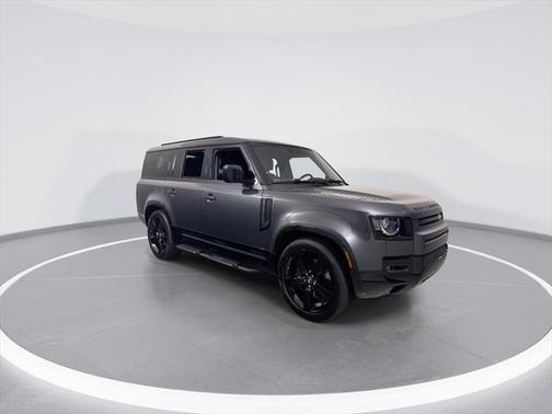 2025 Land Rover Defender 130 P400 X-Dynamic SE