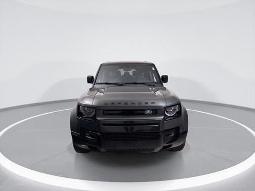 2025 Land Rover Defender 130 P400 X-Dynamic SE