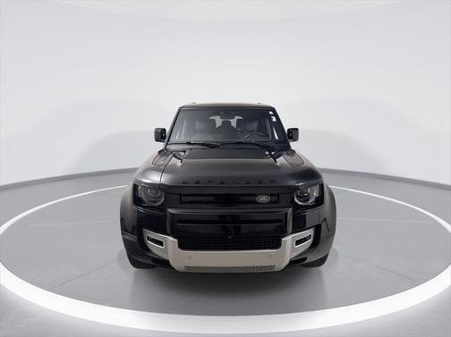 2023 Land Rover Defender 130 SE
