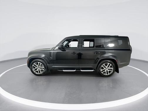 2023 Land Rover Defender 130 SE
