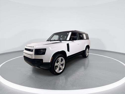 2025 Land Rover Defender 130 P400 X-Dynamic SE