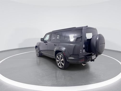 2026 Land Rover Defender V8