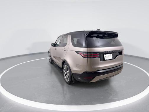 BRONZE 2025 Land Rover Discovery P300 Dynamic SE