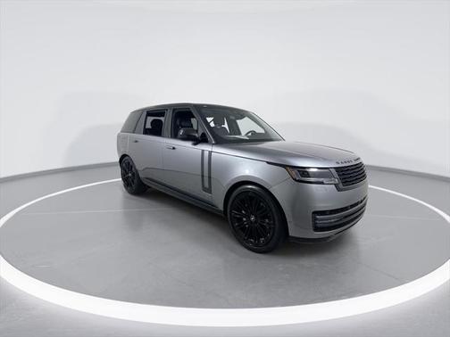 2025 Land Rover Range Rover P400 SE 7 Seat