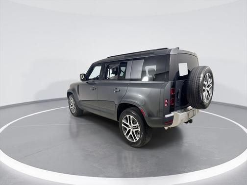 2025 Land Rover Defender 110 P300