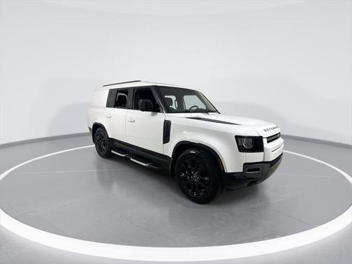 2024 Land Rover Defender 130 P400 Outbound
