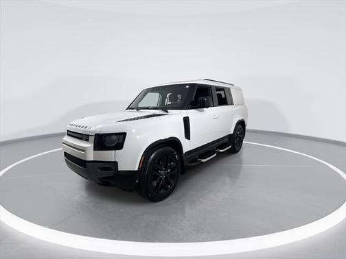 2024 Land Rover Defender 130 P400 Outbound