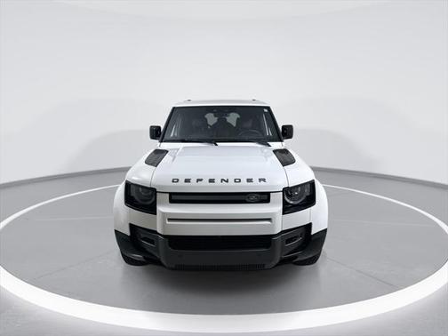 2024 Land Rover Defender 130 P400 Outbound