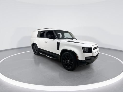 2024 Land Rover Defender 130 P400 Outbound