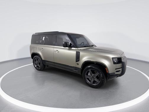 PANGEA GRN MET 2024 Land Rover Defender 110 P400 X-Dynamic SE