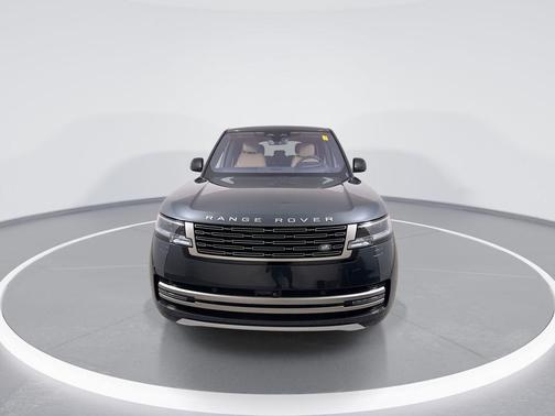 GREEN 2022 Land Rover Range Rover P400 SE