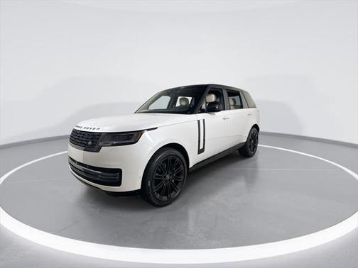 2025 Land Rover Range Rover P400 SE 7 Seat